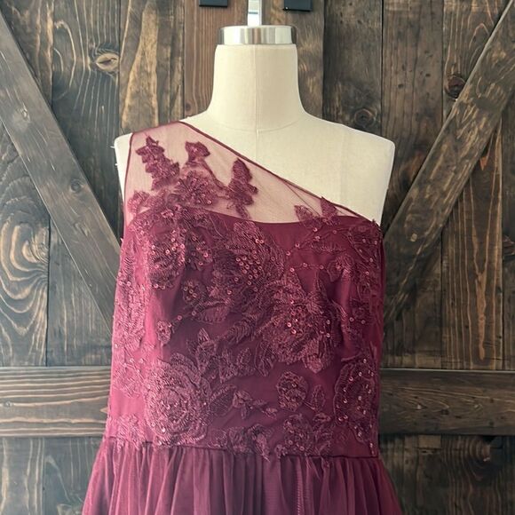 Davids Bridal Bridesmaid dress - One shoulder soft net wine Sz- 12 - Picture 3 of 10